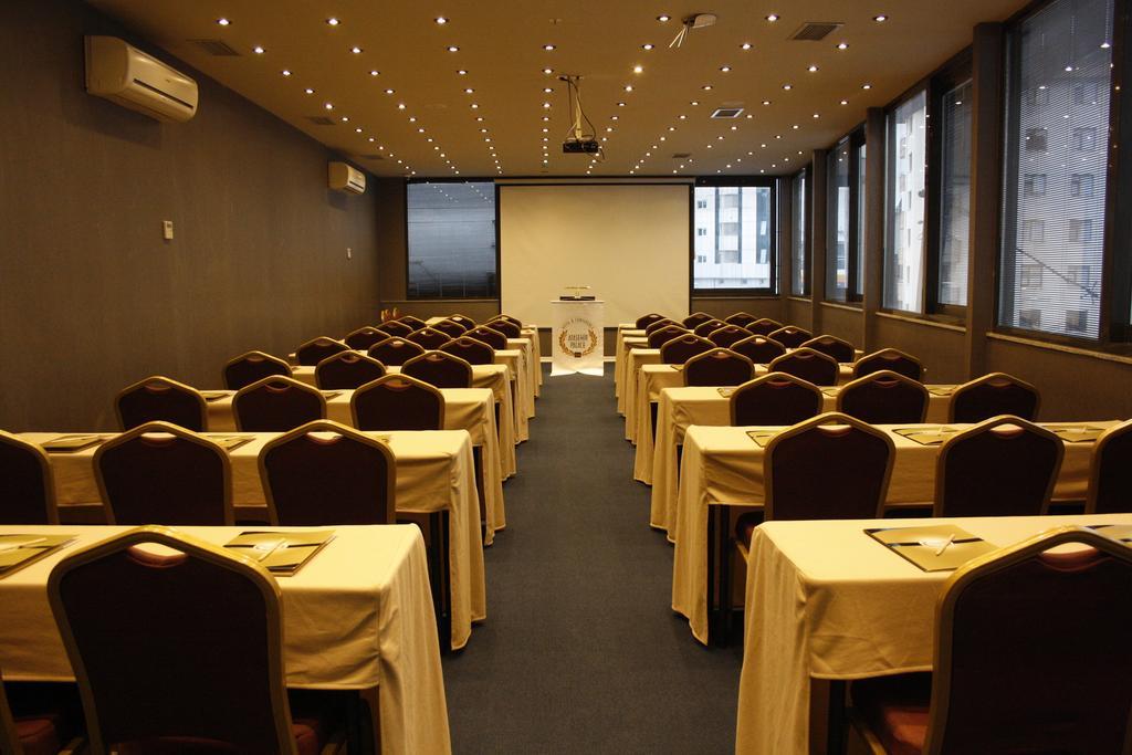 Atasehir Palace Hotel & Conference Istambul Exterior foto